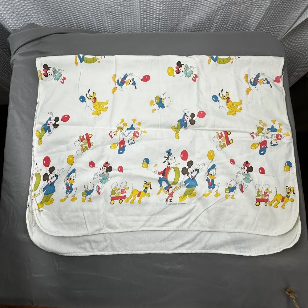 VTG  Disney Mickey Mouse & Friends  Goofy, Donald Duck,Receiving‎ Baby Blanket